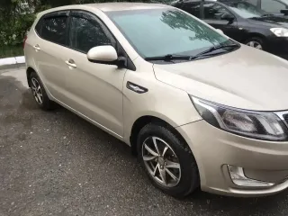 KIA RIO 2012 продажа автомобиля банкрота. KIA RIO год выпуска 2012, VIN Z94CB51AADR017161 номер кузова Z94CB51AADR017161, номер шасси (рама) отсутствует, мощность двигателя 107 л\с<br>Общее состояние - сколы/царапины по кругу кузова (естественный износ), повреждение заднего бампера (трещина)…