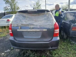 Toyota Wish темно-серого цвета, без госномера, на переднем стекле трещины, стекла на багажнике нет, множественные повреждения ЛКП. ВАЗ-21070 синего цвета, госномер Н563ВХ75, на кузове имеются вмятины, царапины ЛКП, VIN XTA210700XX1220667. УАЗ 31512, госномер Т045ЕА75, кузов №7420, шасси (рама)…