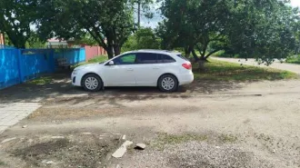 Chevrolet Cruze 2014 года выпуска, белого цвета. VIN: XUUJF35E9E0001495, ПТС: 33РВ 617196, государственный номер: К742НН53. Производитель: ЗАО АВТОТОР МЕНЕДЖМЕНТ (Россия). Модель двигателя: F16D4, бензиновый, номер: 140690010, мощность 124 л.с. (91 кВт), объем 1598 куб. см. Номер кузова…