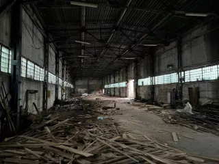 Право аренды земельного участка сроком по 09.05.2031 г., площадь 11385 кв.м., назначение: Земли населенных пунктов, адрес: Россия, Калининградская обл., г. Черняховск, пер. Победы 2-й, д. 32, кадастровый номер: 39:13:010310:261. Здание, площадь 109,5 кв.м., назначение: Нежилое, адрес: Россия…