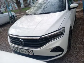 Volkswagen Polo седан 2022 года выпуска, белого цвета, механическая коробка передач, пробег 28 814 км, государственный номер В331МХ761, VIN XW8ZZZCKNG02782, находится в залоге. Местоположение: Ростовская область, г. Ростов-на-Дону.