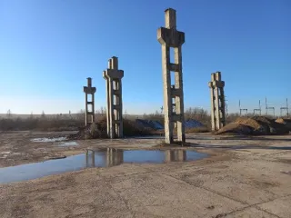 Объект незавершенного строительства готовностью 20%, площадью 116691 м², расположен в г. Ачинск, Южная Промзона, квартал 3, строения 4. Основной вид разрешенного использования: 6.0. Предельные параметры застройки: под незавершенным строительством объектом и необходимый для его использования…