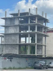 Объект незавершенного строительства с кадастровым номером 86:20:0000058:3922, расположенный по адресу: Ханты-Мансийский автономный округ - Югра, г. Нефтеюганск, мкр. 3-й, уч. 14/1. Вместе с объектом передается право аренды земельного участка с кадастровым номером 86:20:0000058:3631 (адрес…