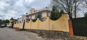 Жилой дом 558.8 кв.м, гараж 45.8 кв.м, участок 1113 кв.м, Московская обл. Жилой дом - 558,8 кв. м, адрес: Московская обл., г.о Ленинский, г. Видное, ул. Весенняя, д. 6, гараж- 45,8 кв. м, земельный участок - 1 113 кв. м, местоположение установлено относительно ориентира, расположенного в границах…