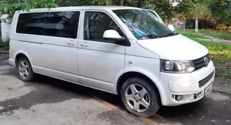 VOLKSWAGEN TRANSPORTER, 2010 года выпуска, VIN WV2ZZZ7HZBH004490. Находится в залоге у АО «Экспобанк».