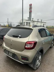 Renault Sandero Stepway 2019 года, 82 л.с., пробег 100000 км, VIN X7L5SRLVG63572287.