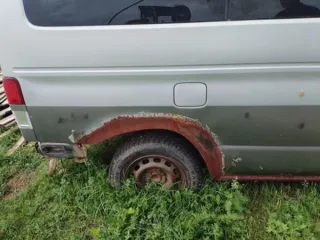 Автотранспортное средство Mazda Bongo friendee, 2000 года выпуска,  номер кузова (прицепа) SGLW401194. Согласно акта описи и ареста у автотранспортного средства ржавчина по кузову 
Марка: Mazda  
VIN номер: отсутствует 
Вид транспорта: легковой 
Год выпуска: 2000 
Модель: Bongo friendee 

