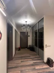 Квартира общей площадью 98,9 кв.м., этаж 13, расположена по адресу: Московская область, Сергиево-Посадский муниципальный район, городское поселение Сергиев Посад, город Сергиев Посад, улица Инженерная, дом 21, квартира 617. Кадастровый номер 50:05:0070204:1646.