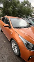 Седан Kia Rio 2020 года, оранжевый, VIN Z94C241BBLR179349, госномер А804ВС156, мощность двигателя 122 л.с.