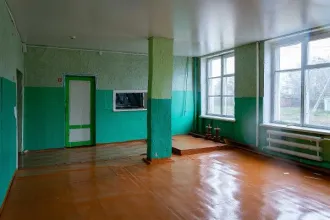 Имущественный комплекс школа, котельная, 2 уборные, земельный участок 1,5 га, Липецкая обл., Усманский р-н, с. Пластинки Имущественный комплекс в составе которого 4 объекта недвижимости и земельный участок, расположенный по адресу: Липецкая область, Усманский район, с. Пластинки, ул. Центральная…