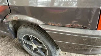 Автомобиль LADA 211440 SAMARA 2013 года выпуска, 82 л.с., VIN: XTA211440D5201283. Техническое состояние: автомобиль не на ходу. Пробит блок двигателя, коррозия кузова, износ ходовой, прогнил лонжерон, пробег неизвестен.