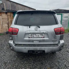 Toyota Sequoia 2016 года выпуска, легковой универсал. VIN: 5TDDY5G17GS14490