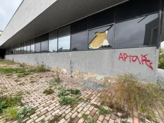 Здание 1377.8 кв.м, сооружения, земельный участок 1301 кв.м, Нижний Тагил. Производственный объект, единый объект. Здание площадь 1377.8 кв.м., назначение: НЕЖИЛОЕ, адрес (местонахождение): Россия, НИЖНИЙ ТАГИЛ, ПАПАНИНА, дом 6, кадастровый (условный) номер: 66:56:0110015:316. Иной объект…