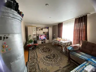 Доля дома 92,2 м² и доля участка 792 м², Свердловская обл. 1/2 доля дома и 1/2 доля земельного участка в Свердловской обл. еще 1/2 доля дома и 1/2 доля земельного участка в Свердловской обл. еще 1/2 доля в праве на жилое здание, площадь: 92,2кв.м., кадастровый номер: 66:27:1101027:240 и 1/2 доля в…