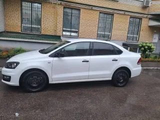 Volkswagen Polo 2018 года, 90 л.с., 110000 км, легковой автомобиль, цвет - белый, VIN XW8ZZZ61ZJG049032.