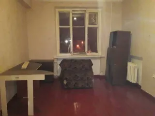 Доля комнаты 19,4 м², Челябинская область 99/100 доли комнаты в Магнитогорске еще 99/100 доля в помещении, площадь 19.4 кв.м., назначение: жилое, этаж: 3, адрес (местонахождение): Челябинская область, г Магнитогорск, ул Разина, д 7, кв 9, комната 2, кадастровый (условный) номер: 74:33:0123002:1573