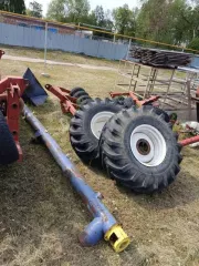 Пневматический посевной комплекс Agrator-9800 (бункер 9 куб.м), заводской номер 175, год изготовления 2012.