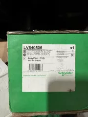 Изделия Schneider Контактор с маркировкой LC1D09P7 Contactor Schneider Electric - 1 шт.Гребенчатая шина в коробке с маркировкой Schneider Electric A9XPH224, 2P 100 A – 6 шт.; Крепления и автоматический выключатель в коробке с маркировкой Schneider Electric  LV540505  - 4 пакета; Крепления в коробке…