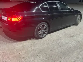 BMW 528i xDrive, 2014, VIN: Х4Х5А76460D364355. Легковой автомобиль, марка: BMW 528i xDrive, год изготовления: 2014, VIN: Х4Х5А76460D364355, вид собственности: индивидуальная, пробег 221229 км. Находится в залоге у АО Азиатско-Тихоокеанский Банк.