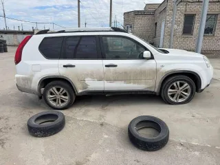 Nissan X-Trail, 2013 года, 141 лс, 283000 км, полный привод. Транспортное средство Nissan X-Trail, 2013 года, 141 лс, 283000 км, полный привод. ТС АКБ под замену, мотор стоит контрактный, не вписан в документы, при запуске мотор стучит, вероятно всего требует замены цепи грм итд., приемная труба не…