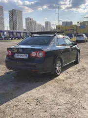 Volkswagen Jetta 2010 г.в. VIN XW8ZZZ1KZAG505813 Пробег 228 617 км. На автомобиле имеются царапины/потертости на переднем бампере, следы коррозии правого и левого передних крыльев, по кузову автомобиля имеются небольшие сколы. Со слов должника: есть проблемы с коробкой передач ("пинается"), с…