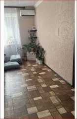 6/35 доли квартиры, 52,9 кв.м., Республика Татарстан, адрес: Российская Федерация, Республика Татарстан (Татарстан), м.р-н Кукморский, г.п. город Кукмор, г. Кукмор, ул Степана Разина, д. 83, кв. 6, кадастровый номер: 16:23:031001:249. В имуществе имеются доли, принадлежащие несовершеннолетним…
