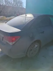 Chevrolet Kliq Cruze, 2013. Автомобиль марки/модели ШЕВРОЛЕ/CHEVROLET KLIJ CRUZE VIN:XUFJA695JD3063112, 2013 г.в., находится в залоге у АО «Кредит Европа Банк» (ИНН 7705148464, ОГРН 1037739326063).