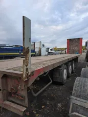 Полуприцеп-фургон Monfrakon 1994 года выпуска, государственный регистрационный знак ЕН221444, шасси № SMRC3A04394M12839, цвет кузова красный. Тип транспортного средства: полуприцеп-фургон, максимальная разрешенная масса 7 100 кг. Полуприцеп имеет технические неисправности. Отсутствие шторки…