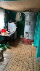 Жилой дом 38,5 кв.м и земельный участок 820 кв.м, Астраханская область, Енотаевский район, село Грачи, улица 1 Мая, дом 35. Назначение здания: жилое. Кадастровый номер дома: 30:03:040102:560. Земельный участок для личного подсобного хозяйства. Кадастровый номер участка: 30:03:040102:218.