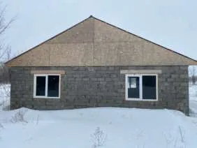 Объект незавершенного строительства 98,5 м² и участок 583 м² Оренбургская область Объект незавершенного строительства площадью застройки 98,5 кв. м с кадастровым номером 56:47:0101003:640 расположен по адресу: Российская Федерация, Оренбургская область, Соль-Илецкий район, г. Соль-Илецк, ул…