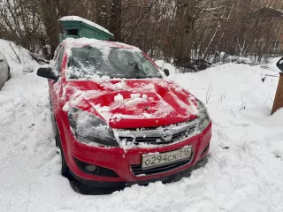 Лот №1  Легковой автомобиль марки OPEL модель Astra 2012 г.в. VIN номер XWF0AHL48D0004445, хэтчбек, цвет красный, МКПП. Фото и документы приложены к настоящему объявлению. Автомобиль в залоге у ПАО «СОВКОМБАНК»