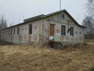 Нежилое здание 179,4 кв.м с земельным участком 1802 кв.м Ярославская область Здание с кадастровым № 76:07:101701:72, назначение: нежилое, количество этажей: 1, в том числе подземных 0, площадью 179,4 кв.м, по адресу: Ярославская область, Мышкинский район, село Флоровское, улица Цветочная, дом 4, с…