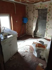 Доля дома 72.1 кв.м и участка 757 кв.м в Челябинской области. 1/7 доля дома и 1/7 доля земельного участка. Еще 1/7 доля дома и 1/7 доля земельного участка. Еще 1/7 доля на здание, площадь 72.1 кв.м, назначение: жилое, адрес: Россия, Челябинская обл., Увельский р-н, с. Красносельское, ул…