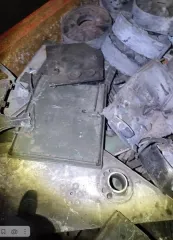 Металлические конструкции 7440 кг, остатки C-300 и БМП общим весом 7440 кг (годные остатки), в том числе крышки от зенитно-ракетного комплекса C-300 - 2311 кг, катки от боевой машины пехоты - 5129 кг. Имущество в виде смешанных фрагментов различных форм и конструкций, навалом, замусорено…