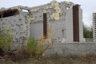 Здания площадью 178, 87.9, 340.6, 150.2, 150.1 кв.м. и земельный участок 10000 кв.м. в Липецкой области, Хлевенский район, село Введенка, улица Запрудная. Земельный участок кадастровый номер 48:17:0800505:102, категория земель: земли населенных пунктов, разрешенное использование: для размещения…