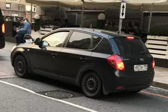 лот № 1 – автомобиль марки kia ed  ceed , 2008 года выпуска, vin: xweff242280001946, государственный регистрационный знак: х807ву199.   автомобиль марки kia ed  ceed , 2008 года выпуска, vin: xweff242280001946, государственный регистрационный знак: х807ву199. сведения о дефектах: требуется мойка…