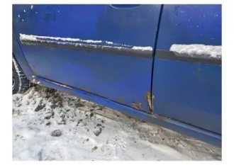 Renault Logan 2006 года, 75 лс, 300396 км, VIN: X7LLSRAGH6H039343. Обращаю внимание, что коробка передач: 2-я и 3-я передачи включаются иногда с хрустом. Подвеска: Потекли передние амортизаторы и пыльник отбойника. Сайлентблоки передних рычагов, шаровые опоры и рулевые наконечники имеют износ и…