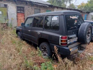 Mitsubishi Pajero 1998 года, 145 л.с., полный привод, АКПП. Цвет зеленый. VIN: JMY0RV430WJ002037, ПТС: 46РА927252, госномер М841УХ32. Производитель Япония. Модель двигателя 6G72, бензиновый, объем 2972 куб. см, мощность 147 л.с. Разрешенная максимальная масса 2405 кг, масса без нагрузки 1795 кг.