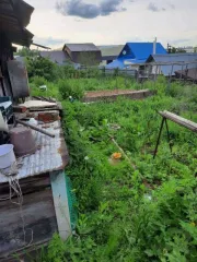 Доля дома 57.4 м² и участка 415 м² в Ижевске: 1/3 доля в праве общей долевой собственности на жилой дом, общей площадью 57,4 кв.м., кадастровый номер 18:26:040234:26, и 1/3 доля в праве общей долевой собственности на земельный участок под домом, общей площадью 415 кв.м., кадастровый номер…