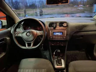 Volkswagen Polo 2019, VIN: XW8ZZZ61ZKG036135, год изготовления: 2019, госномер Х613МВ790. В залоге у АО "ТБанк".