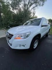 Volkswagen Tiguan 2010 легковой автомобиль, VIN: XW8ZZZ5NZAG106826, 2010 года выпуска. Предмет залога.