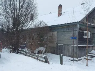 Здание, площадь 28.4 кв.м., назначение: Нежилое, адрес (местонахождение): Россия, Республика Хакасия, г Саяногорск, общество "Саянмрамор", ряд 3, дом гараж 296, кадастровый (условный) номер: 19:03:030201:5930 (Общая совместная собственность). Земельный участок, площадь 24 +/- 3.43 кв.м…