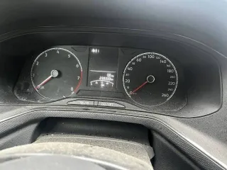 Volkswagen Polo, 2021 года, 65 лс, 239333 км, АКПП. Идентификационный номер (VIN): XW8ZZZCKZMG027950, гос.номер М830МВ193. На имущество зарегистрировано ограничение (обременение) права: находится в залоге у АО «ТБанк». На кузове автомобиля есть недокрашенные места, необходимо исправить печь в…