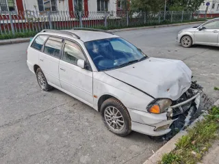 Hino 1989, Toyota Hilux Surf 1991, Toyota Caldina 1987. Грузовое бортовое транспортное средство, марка Hino, цвет зеленый, VIN отсутствует, год изготовления 1989, госномер М824КС65, мощность двигателя 310 л.с. (227,9 кВт), рабочий объем двигателя 16745 куб. см, шасси (рама) № FS1FKB-10355. Легковой…