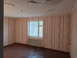 Доля дома 62.3 м² и участок 1592 м² в Курганской области. 8/10 доли дома и 8/10 доли земельного участка в Курганской обл. 8/10 долей в праве собственности (совместная собственность супругов) на жилой дом площадью 62.3 кв.м. с кадастровым номером 45:11:000000:3947 и 8/10 долей в праве собственности…