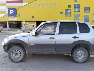 Шевроле Нива 212300-55 2015, автомобиль марки ШEVROLET модель NIVA 212300-55 2015 г.в., VIN-номер X9L212300F0564895. С имуществом можно ознакомиться по месту его нахождения (город Екатеринбург, ул.Бабушкина, д.2-а) по согласованию с должником: +79525117192 (Рустам Радикович).
