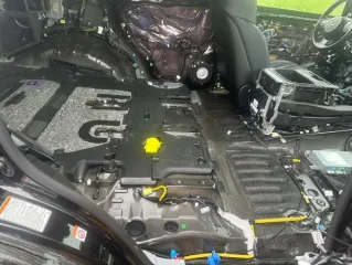 Lexus LX 570 VIN: JTJHY00WX04279138
