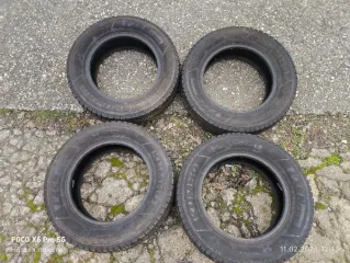 Kumho I'ZEN KW31 205/65 R15 2019. Зимние шины KUMHO 205/65 R15 I'ZEN KW31 2019 года выпуска в количестве 4 единицы. Год изготовления 2019. Ширина 205 мм. Высота профиля 65%. Внешний диаметр 15 дюймов. Остаток протектора 8,3 мм. Износ 15%.