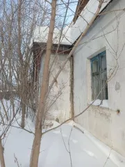 Жилой дом 77,1 кв.м и земельный участок 1500 кв.м, Чувашская Республика Жилой дом, площадью 77,1 кв.м, 1964 года постройки, с кадастровым номером 21:12:123204:287, с земельным участком под ним площадью 1500 кв.м. с кадастровым номером 21:12:122001:37, категория земель: земли населенных пунктов…