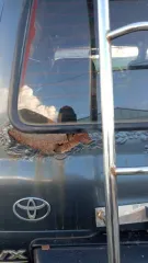 Toyota Land Cruiser 1995 года выпуска. Зеленый цвет. Дизельный двигатель 1HD, номер 0087658, объем 4.2 литра (4164 куб. см), мощность 165 л.с. VIN отсутствует. ПТС: 65МТ248372. Номер рамы: HDJ81-0046115. Страна изготовитель: Япония. Разрешенная максимальная масса 2595 кг, снаряженная масса 2320 кг.